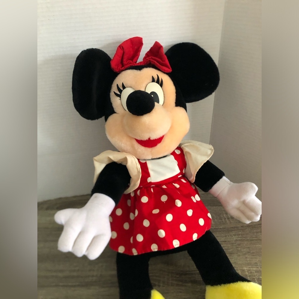 Vtg Disneyland Minnie Mouse Plush